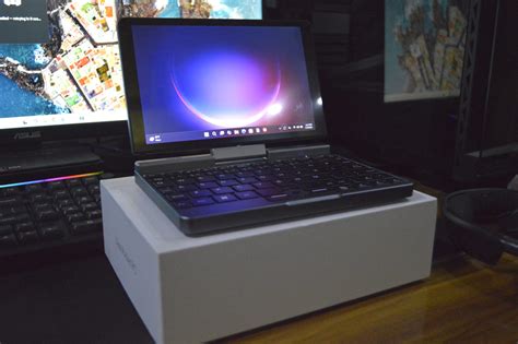 Here's a Look at One Of The World's Smallest Laptop - The "2-in-1" Piccolo Series81 With Intel's ...