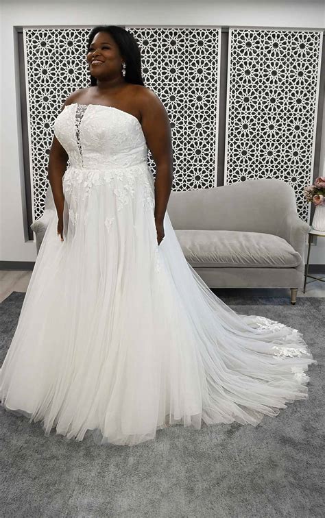 Stella York Wedding Dresses in Connecticut | Lastrina Girls Bridal Salon - 7052 | Lastrina Girls ...