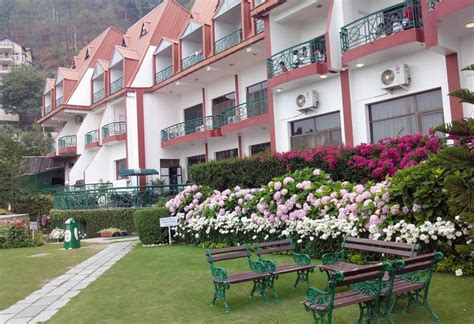 Book Kasauli Resort to Celebrate New Year 2026 | Book with CYJ @8130781111