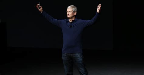 Apple gets restraining order against Indian-origin man for stalking Tim ...