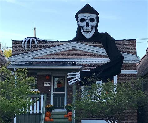 Find the perfect large halloween decor for your haunted house