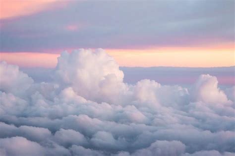 天空中唯美的云朵_图片大全-壁纸族