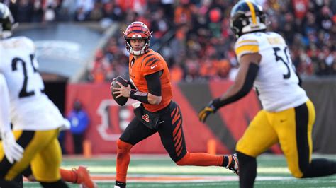 Joe Burrow receives first AFC Offensive Player of the Month award