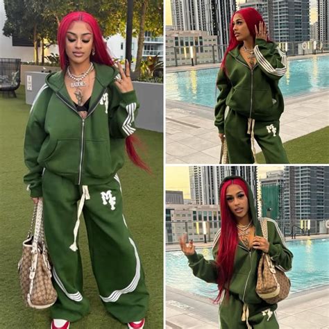 leo | ahna fanpage. 🎧🌚 | #Ahnamac shares some new photos for us ️📚 . - - - - - @macdaddyahna - # ...