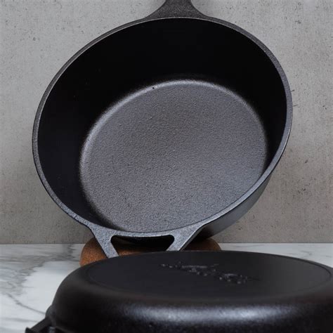 Lodge Cast Iron Combo Cooker Set With Helper Handle - 3 L | VIVE ...
