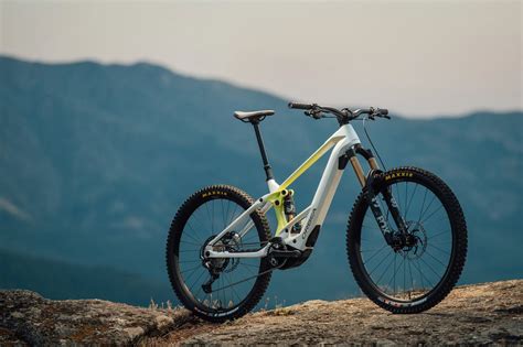 Orbea Wild M10 2026 - Carbon View / Red - Mullet | 0% Finance up to 48 months*