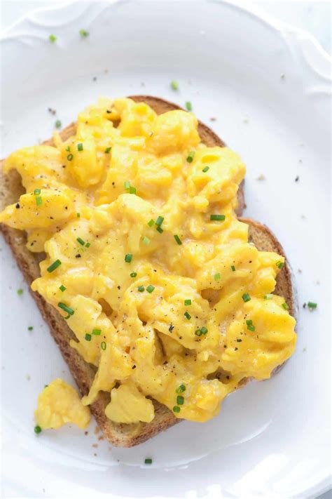 how many calories scrambled eggs