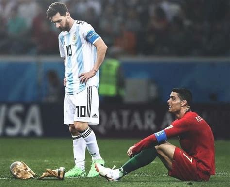 阿根廷遭世界杯开门黑，梅西掩面失落😞向球迷示意致歉-直播吧