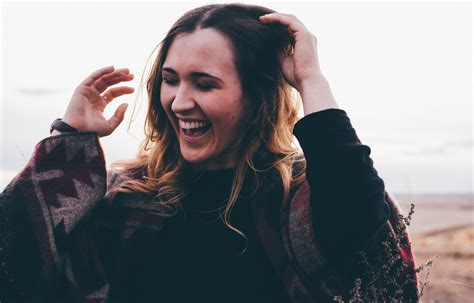 35 Feel Good Songs to Brighten Up Your Day - Singersroom.com