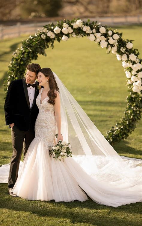 Martina Liana 1860 Martina Liana Bridal Designs (@martinalianabridal Martina Liana Veil Martina ...