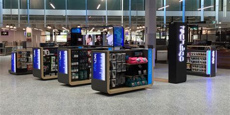 Electronics Store Display 的图像结果