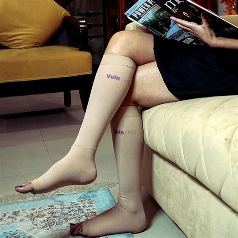 Below-the-Knee Compression Stockings: Essential Vein Care for Varicose ...