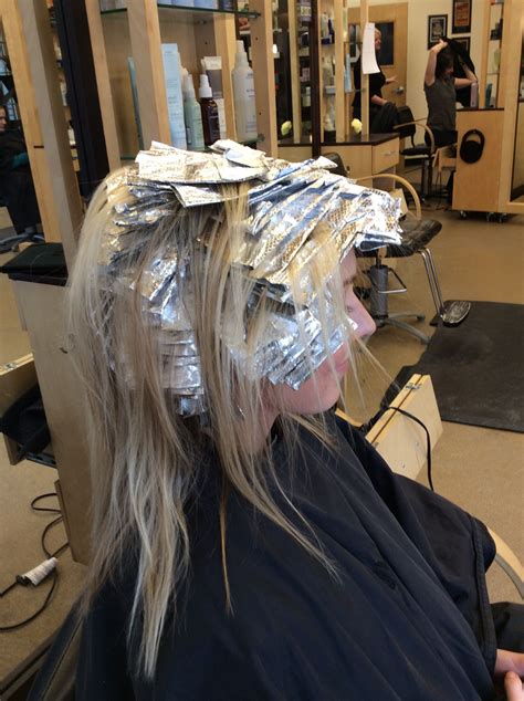 Highlighting Hair With Foil