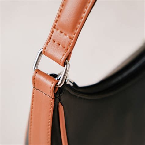 Moon Shoulder Bag For Women Black Online - Premium Shoulder Bag | Nestasia