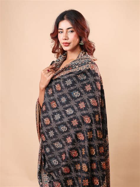 Buy Pure Woolen Shawls and Stoles For Women and Men – The Shawl Studio