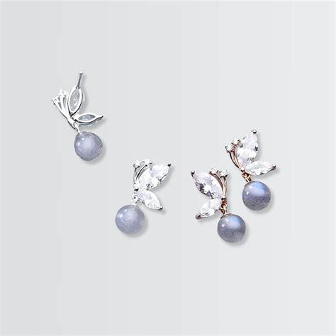 The BlingFly Drop Studs – Blinglane