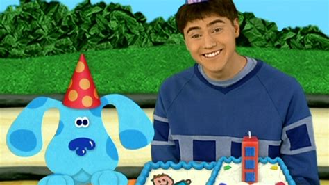 Watch Blue's Clues Season 5 Episode 5: Joe's Surprise Party - Paramount+