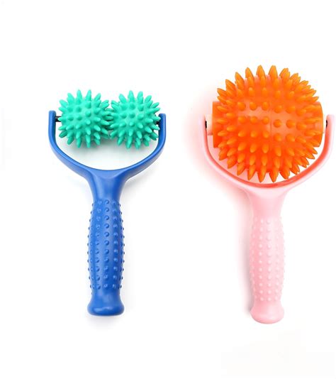 Amazon.com: 2PCS Handheld Spiky Massage Balls Rollers Compact and ...