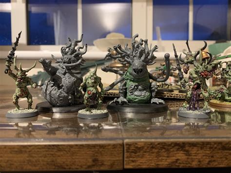 Two beasts of nurgle from one kit : r/Warhammer40k