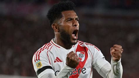Goleada y clasificación a la Libertadores para River