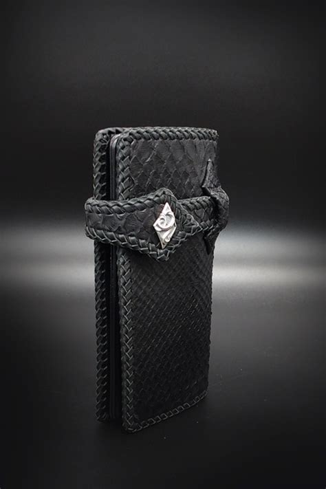 Item No.0483：Draw the wild Wallet/Diamond python BLACK /L-fin | Rizard ...
