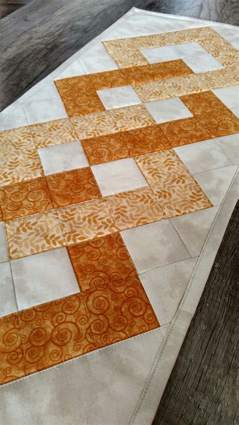 Rezultat imagine pentru Patchwork Table Runner Ideas