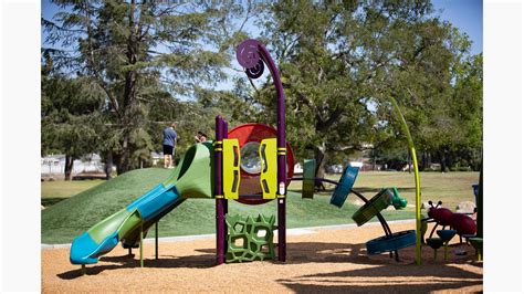 Thousand Oaks Community Park - Picnic-Themed Park Playground
