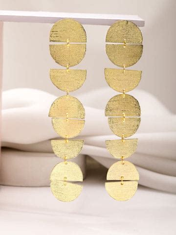 Rubans Offers Finest Quality Earrings Collection Online.