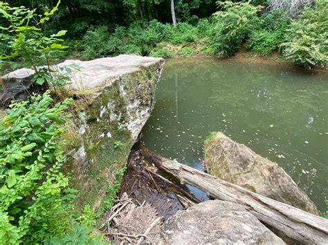 GC9BWC2 Hanging Rock @ Hollow Rock Nature Park (Earthcache) in North ...