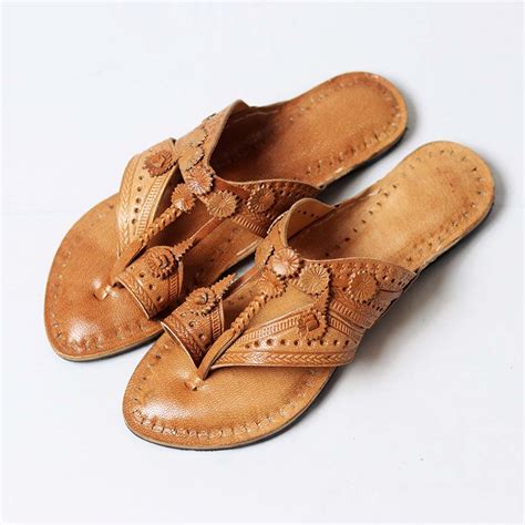 Timeless Beauty – Women’s Heritage Brown Kolhapuri Chappal – Kalapuri