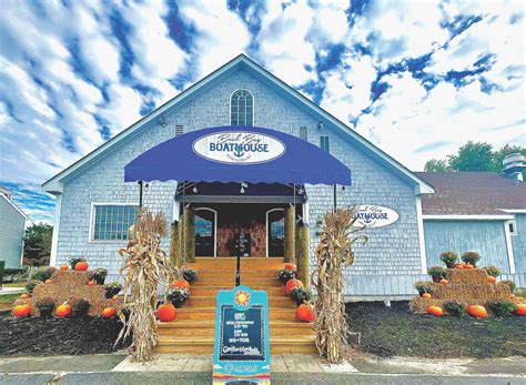 Lake Winnipesaukee Restaurants, Wolfeboro Restaurants, Boathouse ...