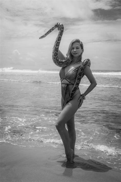 Python Snake Woman 的图像结果