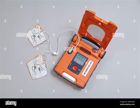 Automated External Defibrillator 的图像结果