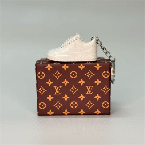 Single Sneaker Keychain - AJ1 Mocha High With Box – HypeKicks