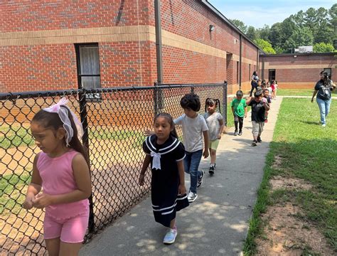 Fair Oaks Elementary Hosts Early Kindergarten Classes