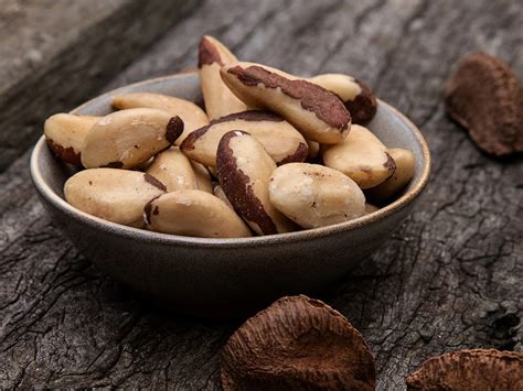 Brazil nuts: Τι μπορούμε να πάθουμε από την υπερβολική κατανάλωσή τους; - Healthweb.gr
