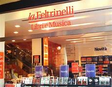 libreria feltrinelli siena la cgil in sciopero quot alla feltrinelli a rischio 27 libreria feltrinelli siena la cgil in sciopero quot alla feltrinelli a rischio 27