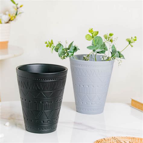 Black Tall Textured Pot