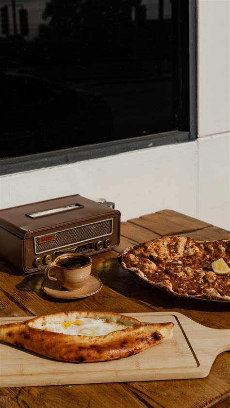 Infatuation Los Angeles | Whatever leaves Tun Lahmajo’s ovens will be ...