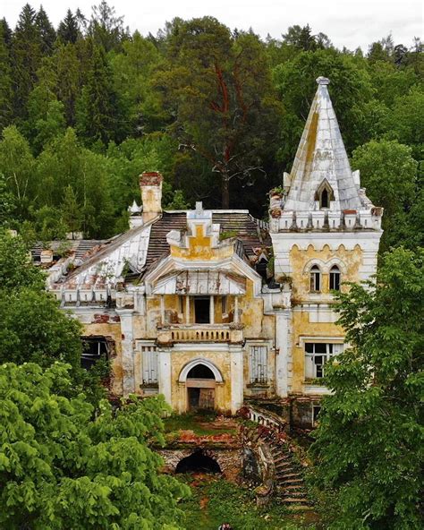 Самые красивые заброшенные места россии