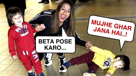 Kashmira Shah's twins cry as mommy forces them to pose for shutterbugs ...