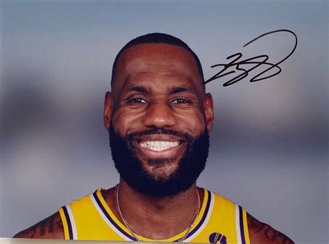 Autograph Signed LeBron James Photo