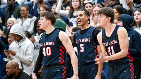 East Lansing basketball captures fourth straight district title