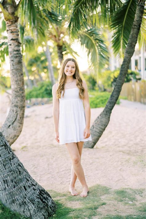 Oahu High School Senior Portraits for Raylie and Friends