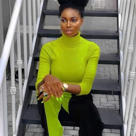 Professional Attire for Women 的图像结果