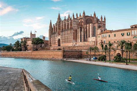The 14 Most Beautiful Churches & Famous Cathedrals In Spain (2024 ...