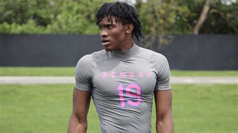 Steady Droppin Dimes - Bryce Underwood's QB coach on his staying at Michigan; UM Bball STILL no. 1 Aesthetic