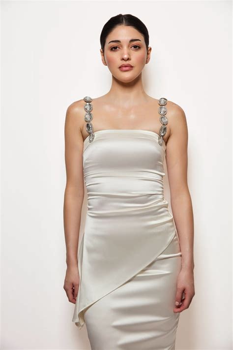 Self-cntrd | Easy Glam | Flattering Fits | Luxurious Style – self-cntrd.in