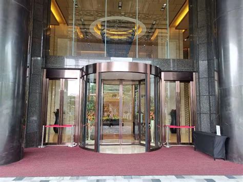 Restaurant Entrance 的图像结果