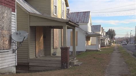 Roanoke's southeast residents press for action on Rescue Mission's ...